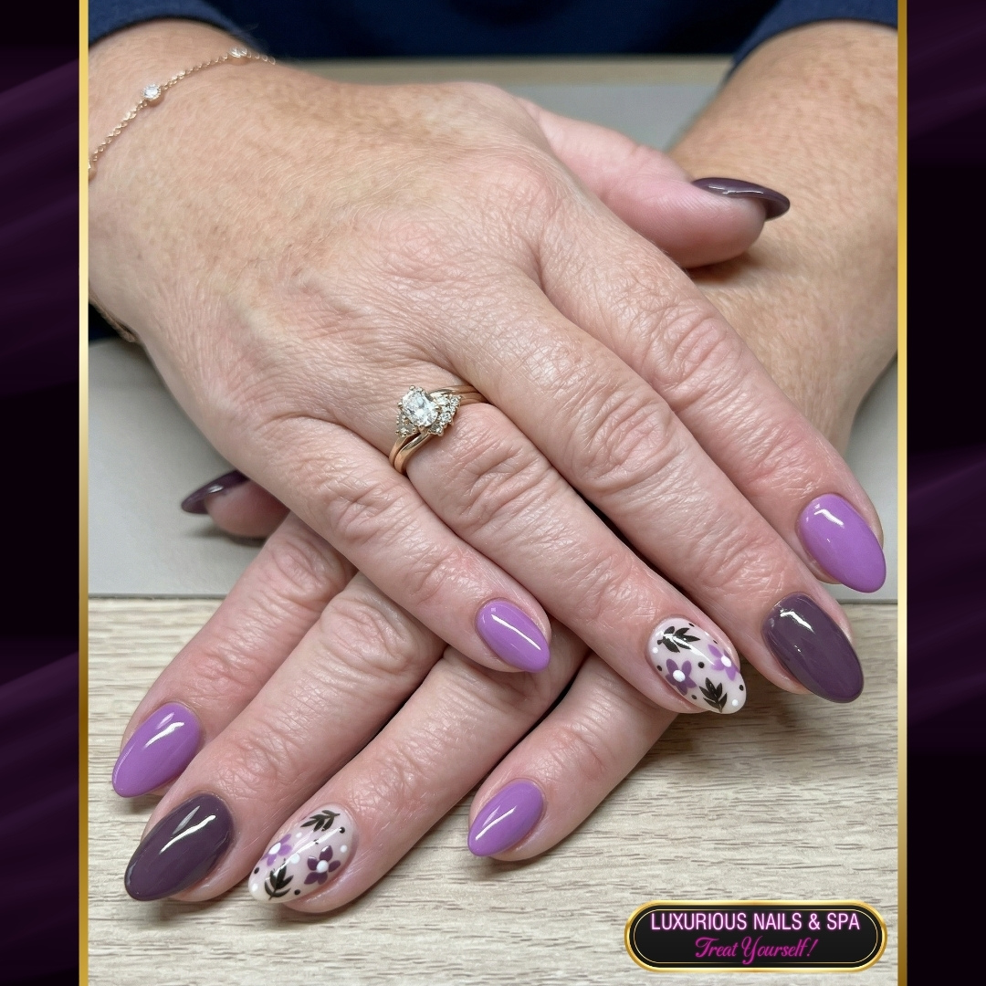 Luxurious Nails & Spa nail photo 2
